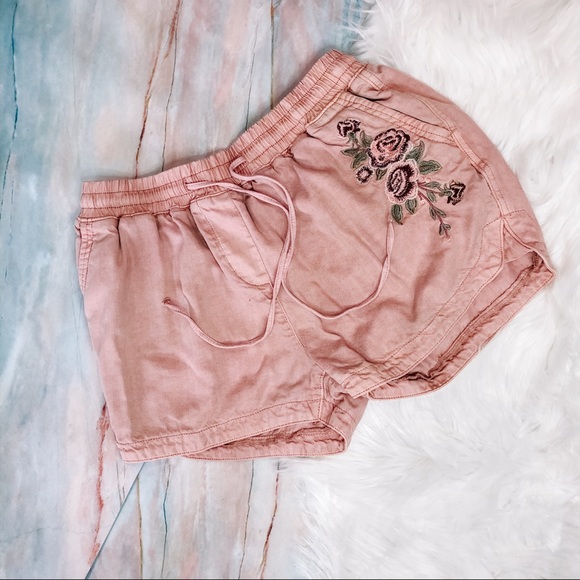 New Look Embroidered Runner Shorts - Picture 4 of 7